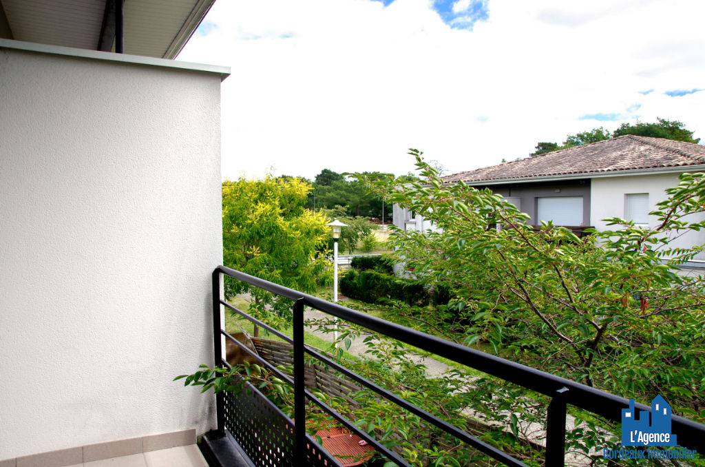 Photo VENDU PAR L'AGENCE. EXCLUSIVITÉ ! SAINT MÉDARD-EN-JALLES - APPARTEMENT TYPE 2 DE 43 M² AVEC BALCON + UNE PLACE DE PARKING. Benoît TREMENT 06.51.26.22.32. image 4/5