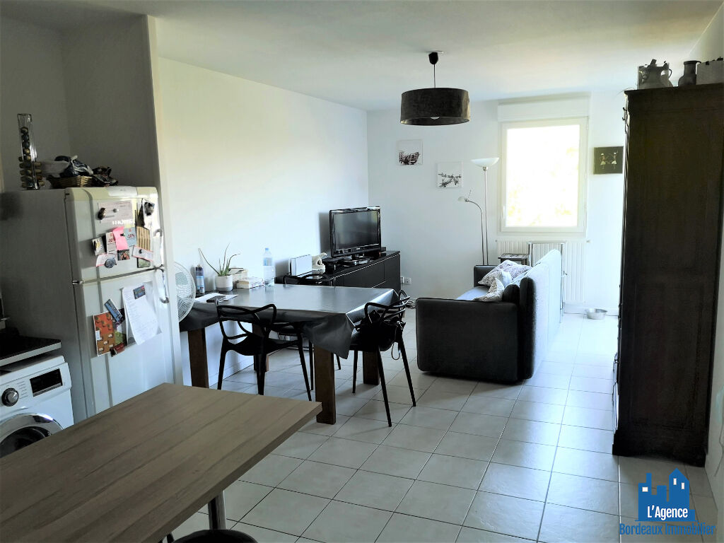 VENDU PAR L'AGENCE. EXCLUSIVITÉ ! SPÉCIAL INVESTISSEUR - BRUGES - APPARTEMENT TYPE 3 DE 61 M² AVEC TERRASSE DE 8 M² + PLACES DE PARKING EN SOUS-SOL. Benoît TREMENT Tel:06.51.26.22.32.