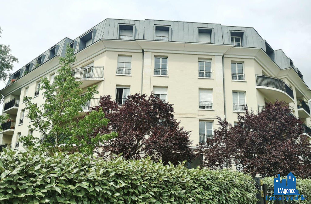 VENDU PAR L'AGENCE ! EXCLUSIVITÉ !! BORDEAUX CHARTRONS - QUARTIER HAUSSMANN - APPARTEMENT TYPE 3 de 72m² + BALCON 6.70 m² et PARKING !! Martine Passicos 06.62.93.61.68.