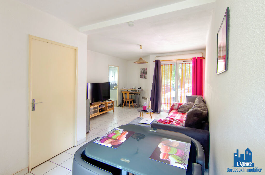 VENDU PAR L'AGENCE. EXCLUSIVITÉ ! SPÉCIAL INVESTISSEUR - CESTAS - APPARTEMENT TYPE 2 DE 40 M²  + PLACE DE PARKING. Benoît TREMENT 06.51.26.22.32.