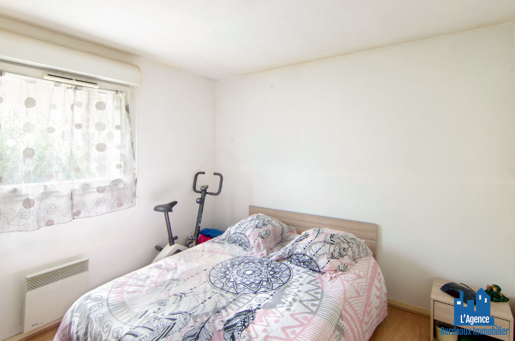 Photo VENDU PAR L'AGENCE. EXCLUSIVITÉ ! SPÉCIAL INVESTISSEUR - CESTAS - APPARTEMENT TYPE 2 DE 40 M²  + PLACE DE PARKING. Benoît TREMENT 06.51.26.22.32. image 4/6