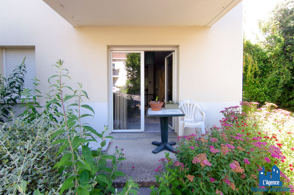 Photo VENDU PAR L'AGENCE ! EXCLUSIVITE ! PESSAC HAUT LEVEQUE - APPARTEMENT DE TYPE 2  D'ENVIRON 35 m² + PARKING - MARTINE PASSICOS 06.62.93.61.68. image 5/6