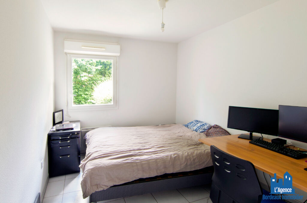 Photo VENDU PAR L'AGENCE ! EXCLUSIVITE  !!! PESSAC - APPARTEMENT T3 VENDU LIBRE -  56 M² + 2 PARKINGS !! Martine PASSICOS Tel:06.62.93.61.68. image 4/6