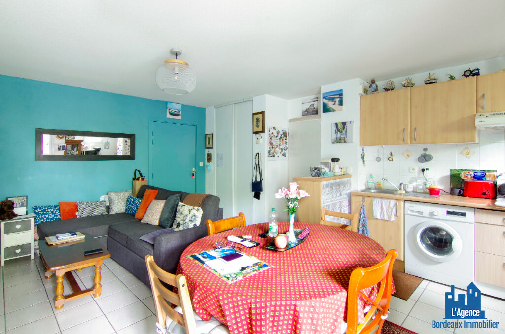 VENDU PAR L'AGENCE ! EXCLUSIVITE !  SPECIAL INVESTISSEUR !!! BRUGES - APPARTEMENT TYPE 2 D'ENVIRON 42 M² + PARKING !! VENDU LOUE ! Martine PASSICOS Tel:06.62.93.61.68.