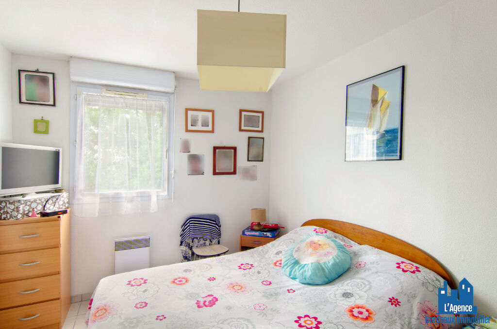 Photo VENDU PAR L'AGENCE ! EXCLUSIVITE !  SPECIAL INVESTISSEUR !!! BRUGES - APPARTEMENT TYPE 2 D'ENVIRON 42 M² + PARKING !! VENDU LOUE ! Martine PASSICOS Tel:06.62.93.61.68. image 5/6