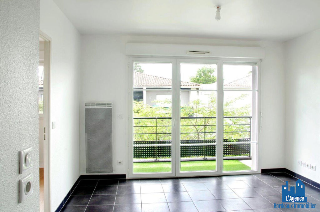 VENDU PAR L'AGENCE. EXCLUSIVITÉ ! SAINT MÉDARD-EN-JALLES - APPARTEMENT TYPE 2 DE 44 M² AVEC BALCON + UNE PLACE DE PARKING EN SOUS-SOL. Benoît TREMENT Tel:06.51.26.22.32.