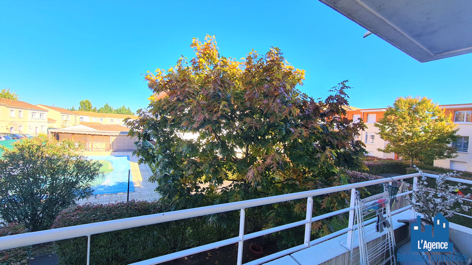 EXCLUSIVITÉ !! BEGLES - PROCHE GARE - APPARTEMENT T2 - TERRASSE - PARKING - VENDU LOUÉ !! Sébastien BAUDOT O6 18 O5 O4 O2