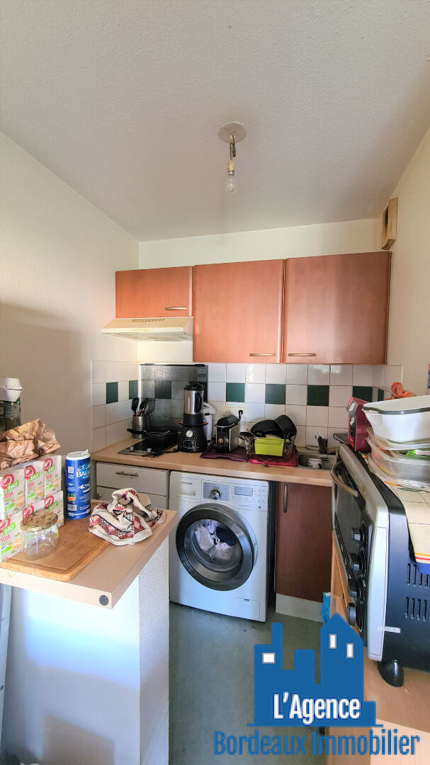 Photo EXCLUSIVITÉ !! BEGLES - PROCHE GARE - APPARTEMENT T2 - TERRASSE - PARKING - VENDU LOUÉ !! Sébastien BAUDOT O6 18 O5 O4 O2 image 5/5