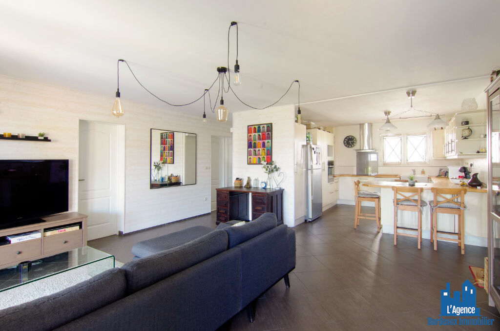 Photo DÉJÀ VENDU PAR L'AGENCE !! EXCLUSIVITE !! BRUGES - APPARTEMENT  DE TYPE T4 D'ENVIRON 73 m²  AVEC JARDIN ET PARKINGS !! MARTINE PASSICOS Tel:06.62.93.61.68. image 2/6