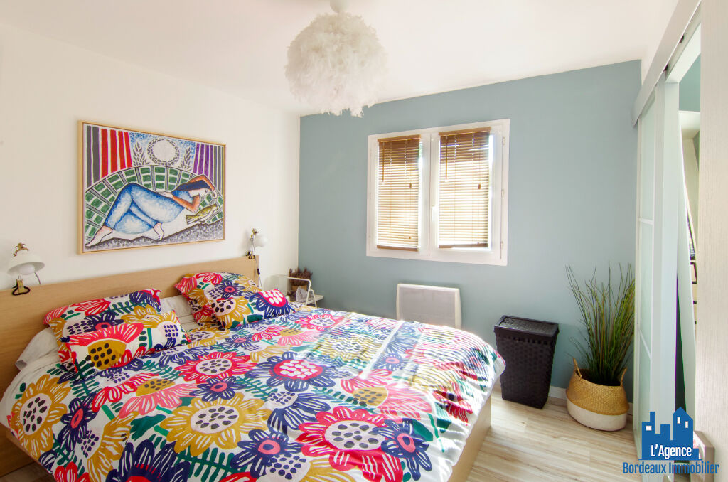 Photo DÉJÀ VENDU PAR L'AGENCE !! EXCLUSIVITE !! BRUGES - APPARTEMENT  DE TYPE T4 D'ENVIRON 73 m²  AVEC JARDIN ET PARKINGS !! MARTINE PASSICOS Tel:06.62.93.61.68. image 4/6