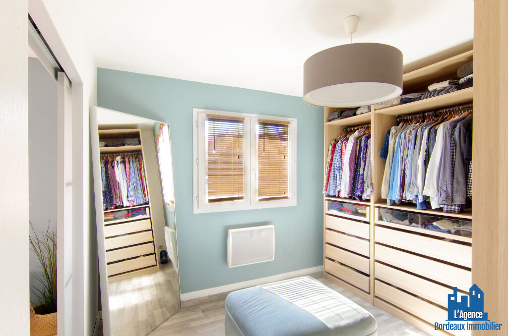 Photo DÉJÀ VENDU PAR L'AGENCE !! EXCLUSIVITE !! BRUGES - APPARTEMENT  DE TYPE T4 D'ENVIRON 73 m²  AVEC JARDIN ET PARKINGS !! MARTINE PASSICOS Tel:06.62.93.61.68. image 5/6