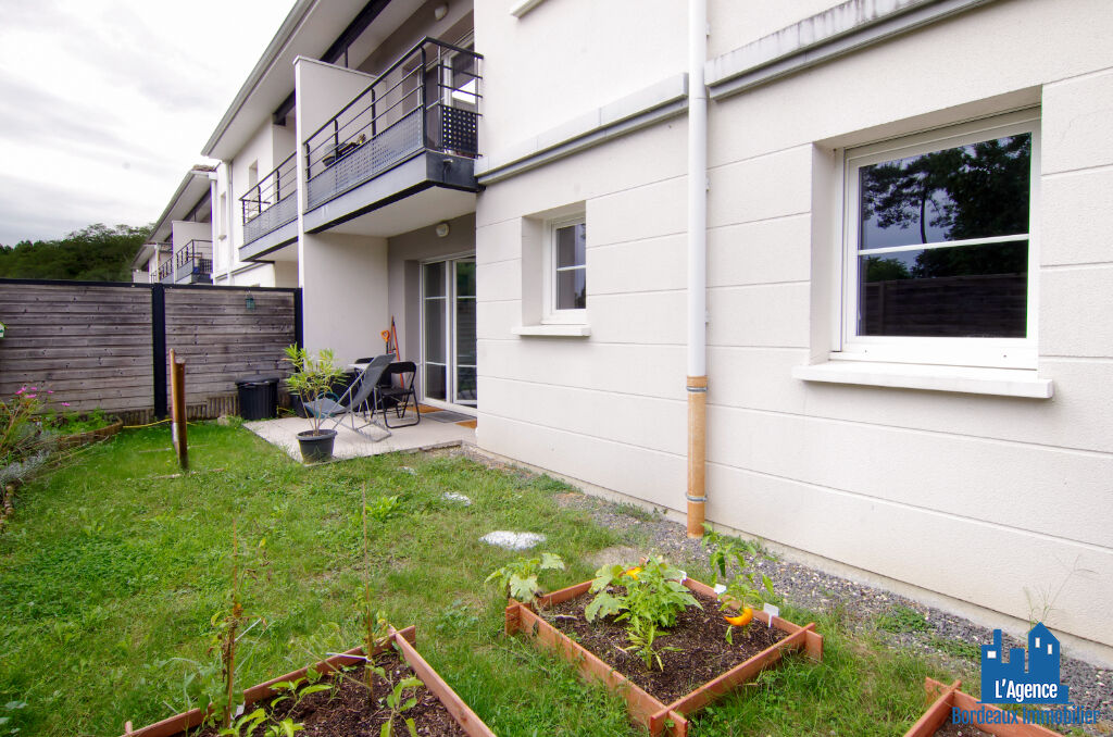 Photo VENDU PAR L'AGENCE. EXCLUSIVITÉ ! SAINT MÉDARD-EN-JALLES - APPARTEMENT TYPE 3 DE 56 M² AVEC JARDIN + DEUX PLACES DE PARKING. Benoît TREMENT Tel:06.51.26.22.32. image 5/6