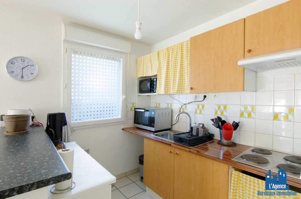 Photo VENDU PAR L'AGENCE. EXCLUSIVITÉ ! BÈGLES - APPARTEMENT TYPE 3 DE 53 M² AVEC BALCON + PLACE DE PARKING. Benoît TREMENT Tel:06.51.26.22.32. image 2/6