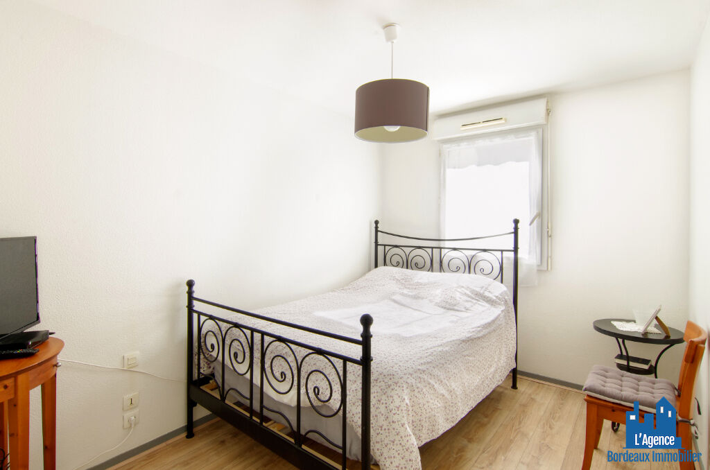 Photo VENDU PAR L'AGENCE. EXCLUSIVITÉ ! BÈGLES - APPARTEMENT TYPE 3 DE 53 M² AVEC BALCON + PLACE DE PARKING. Benoît TREMENT Tel:06.51.26.22.32. image 3/6