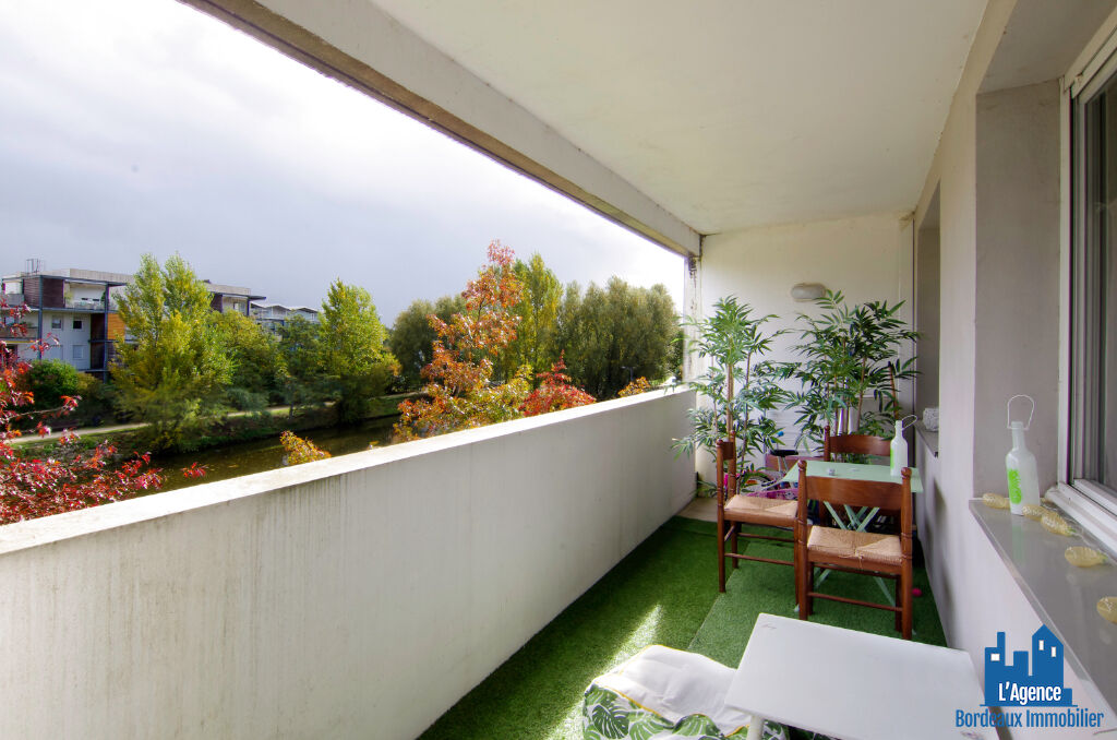 Photo VENDU PAR L'AGENCE. EXCLUSIVITÉ ! BRUGES - APPARTEMENT TYPE 3 DE 61 M² AVEC TERRASSE DE 8 M² + PLACES DE PARKING EN SOUS-SOL. Benoît TREMENT Tel:06.51.26.22.32. image 4/5