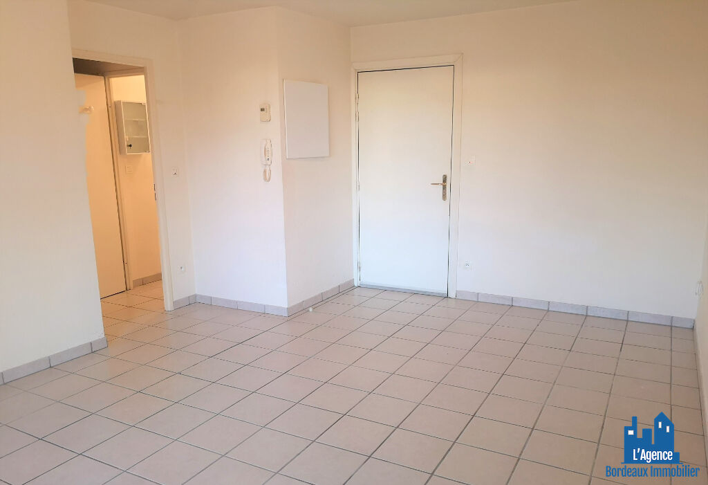 Photo VENDU PAR L'AGENCE !! EXCLUSIVITE BRUGES !! APPARTEMENT T3  VENDU LIBRE - 57 M² AVEC PARKING EN SOUS-SOL ET BALCON! MARTINE PASSICOS Tel:06.62.93.61.68. image 4/6