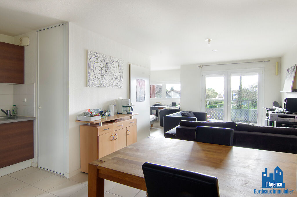 VENDU PAR L'AGENCE. EXCLUSIVITÉ ! LE HAILLAN - SPÉCIAL INVESTISSEUR - STUDIO DE 33 M² AVEC BALCON + PLACE DE PARKING EN SOUS-SOL. Benoît TREMENT Tel:06.51.26.22.32.