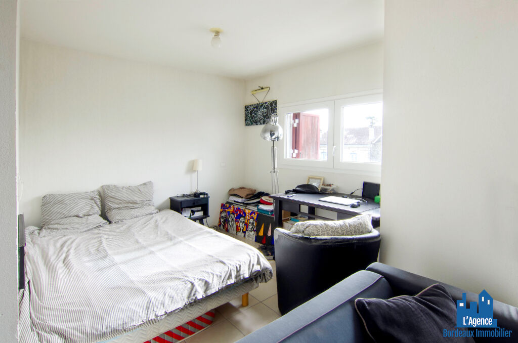 Photo VENDU PAR L'AGENCE. EXCLUSIVITÉ ! LE HAILLAN - SPÉCIAL INVESTISSEUR - STUDIO DE 33 M² AVEC BALCON + PLACE DE PARKING EN SOUS-SOL. Benoît TREMENT Tel:06.51.26.22.32. image 3/5