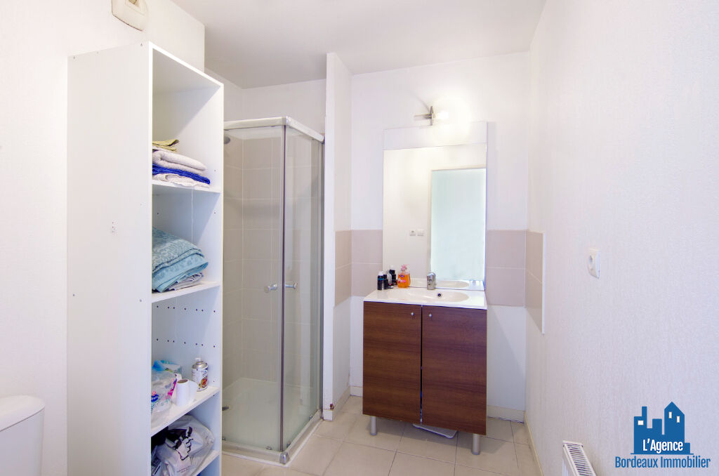 Photo VENDU PAR L'AGENCE. EXCLUSIVITÉ ! LE HAILLAN - SPÉCIAL INVESTISSEUR - STUDIO DE 33 M² AVEC BALCON + PLACE DE PARKING EN SOUS-SOL. Benoît TREMENT Tel:06.51.26.22.32. image 4/5