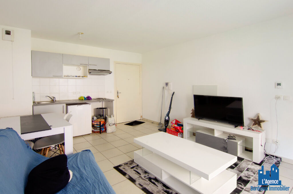 Photo VENDU PAR L'AGENCE !!! EXCLUSIVITE !! BEGLES - APPARTEMENT T2 D'ENVIRON  39 M²  AVEC PARKING COUVERT ET BALCON ! MARTINE PASSICOS Tel: 06.62.93.61.68. image 3/6