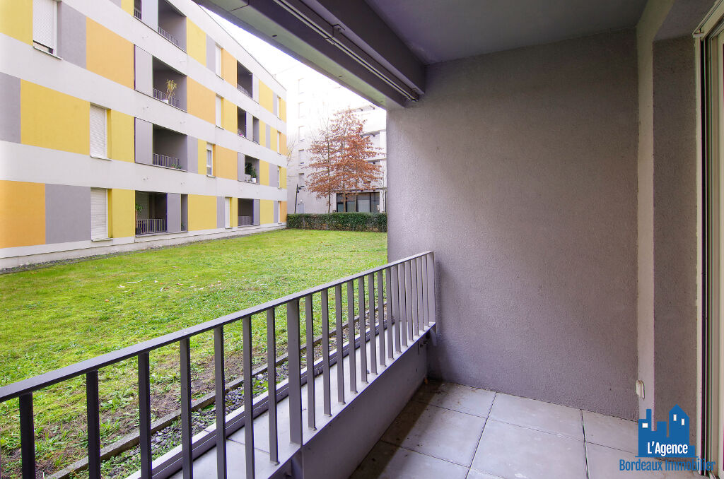 Photo VENDU PAR L'AGENCE !!! EXCLUSIVITE !! BEGLES - APPARTEMENT T2 D'ENVIRON  39 M²  AVEC PARKING COUVERT ET BALCON ! MARTINE PASSICOS Tel: 06.62.93.61.68. image 4/6