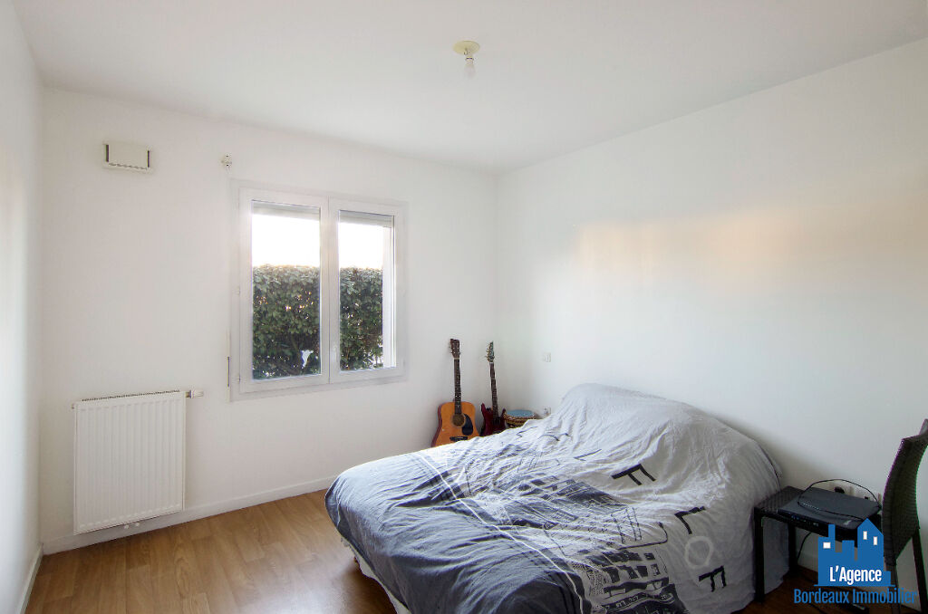 Photo VENDU PAR L'AGENCE. EXCLUSIVITÉ ! SPÉCIAL INVESTISSEUR - EYSINES - APPARTEMENT TYPE 3 DE 62 M² AVEC JARDIN + UNE PLACE DE PARKING. Benoît TREMENT Tel:06.51.26.22.32. image 3/6