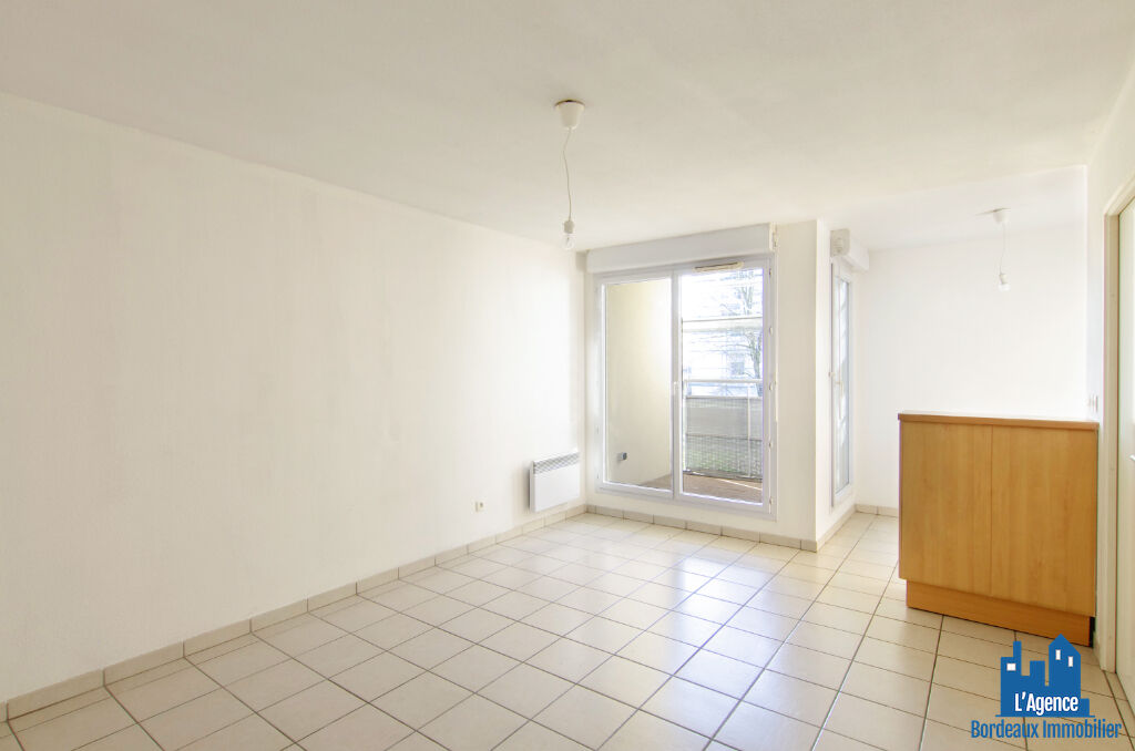 VENDU PAR L'AGENCE !! EXCLUSIVITE !!! BRUGES - APPARTEMENT TYPE 2 D'ENVIRON 41 M² AVEC PLACE DE PARKING - MARTINE PASSICOS Tel:06.62.93.61.68.