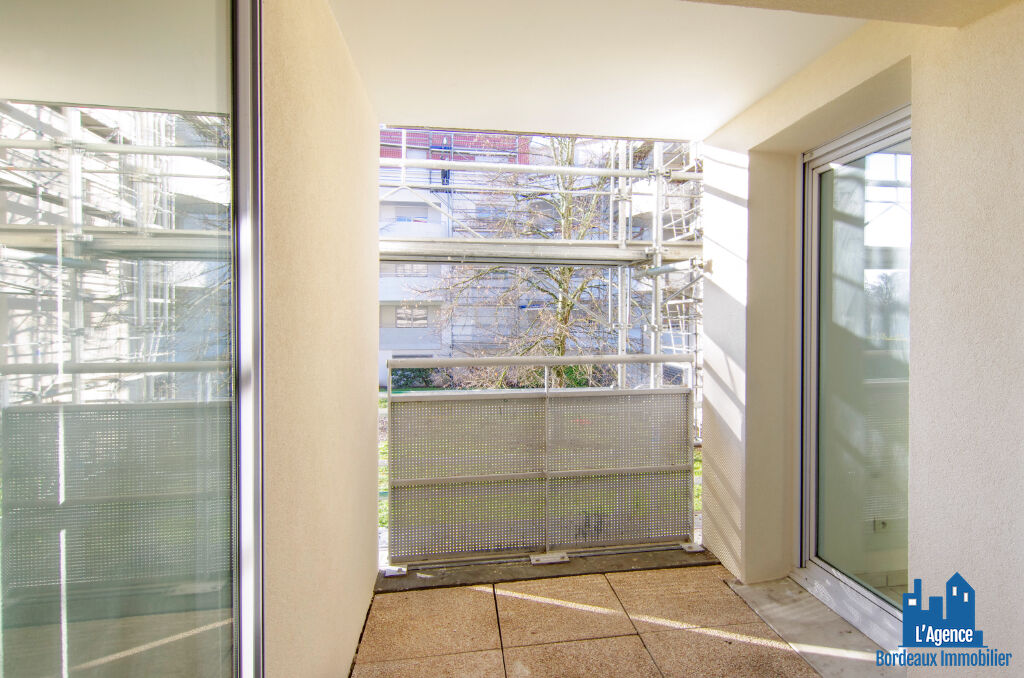 Photo VENDU PAR L'AGENCE !! EXCLUSIVITE !!! BRUGES - APPARTEMENT TYPE 2 D'ENVIRON 41 M² AVEC PLACE DE PARKING - MARTINE PASSICOS Tel:06.62.93.61.68. image 6/6