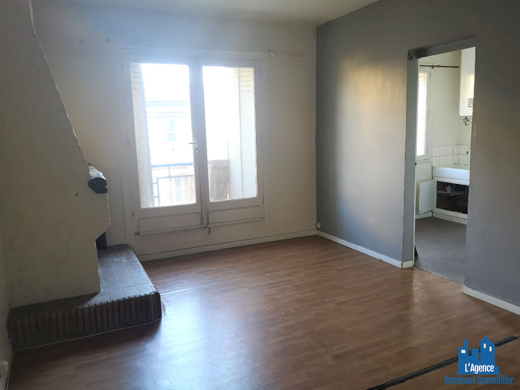Photo VENDU PAR L'AGENCE !!! BORDEAUX JARDIN PUBLIC - APPARTEMENT TYPE 3 DE 65 M² TRAVERSANT AVEC LOGGIA - MARTINE PASSICOS Tel:06.62.93.61.68. image 3/6
