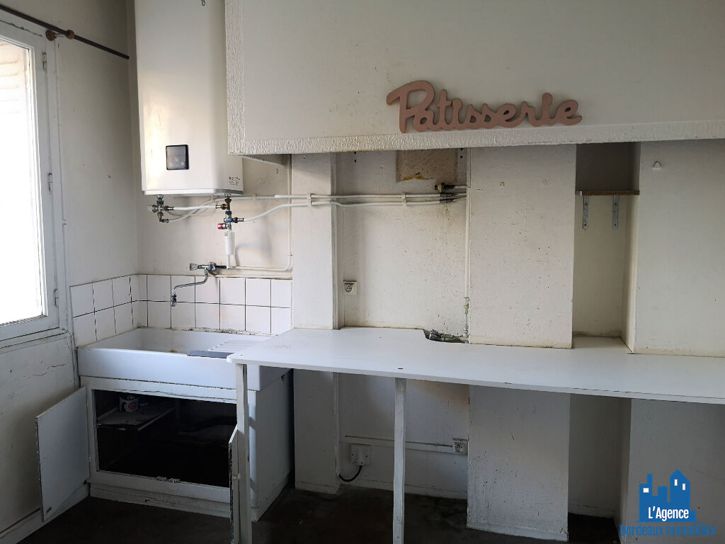 Photo VENDU PAR L'AGENCE !!! BORDEAUX JARDIN PUBLIC - APPARTEMENT TYPE 3 DE 65 M² TRAVERSANT AVEC LOGGIA - MARTINE PASSICOS Tel:06.62.93.61.68. image 5/6