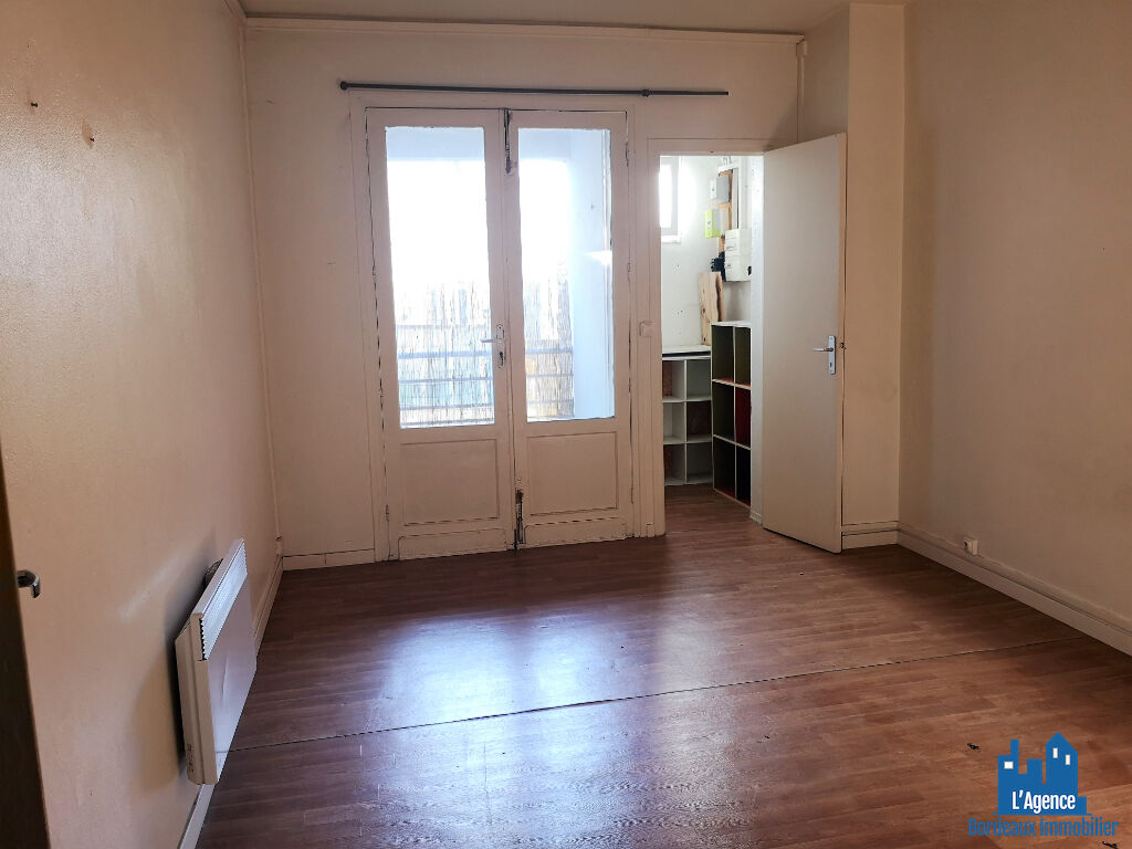 Photo VENDU PAR L'AGENCE !!! BORDEAUX JARDIN PUBLIC - APPARTEMENT TYPE 3 DE 65 M² TRAVERSANT AVEC LOGGIA - MARTINE PASSICOS Tel:06.62.93.61.68. image 6/6