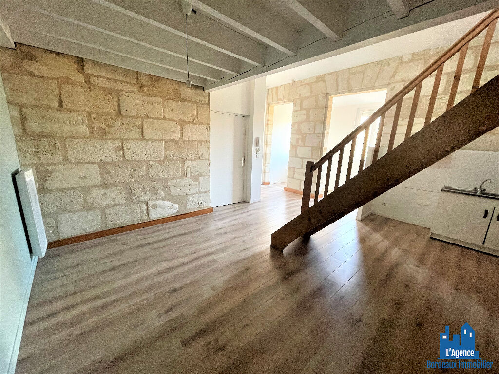 Photo VENDU PAR L'AGENCE. EXCLUSIVITÉ ! BORDEAUX BARRIÈRE DE BÈGLES- APPARTEMENT T2 DUPLEX LIBRE ! Benoît TREMENT Tel:06.51.26.22.32. image 3/6