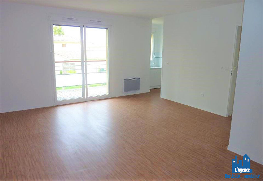 Photo VENDU PAR L'AGENCE !!! EYSINES GRAND LOUIS - APPARTEMENT T3 58 M² AVEC BALCON 6 M² ET 2 PLACES DE PARKING - MARTINE PASSICOS Tel:06.62.93.61.68. image 1/6