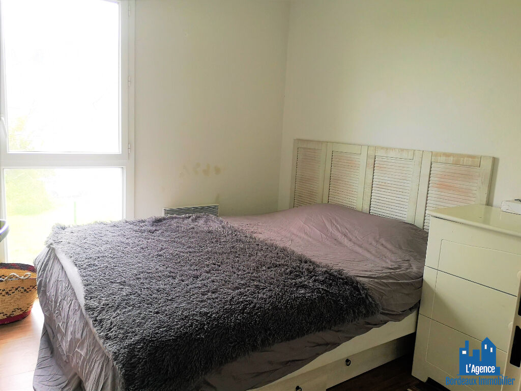 Photo VENDU PAR L'AGENCE !!! EYSINES GRAND LOUIS - APPARTEMENT T3 58 M² AVEC BALCON 6 M² ET 2 PLACES DE PARKING - MARTINE PASSICOS Tel:06.62.93.61.68. image 4/6