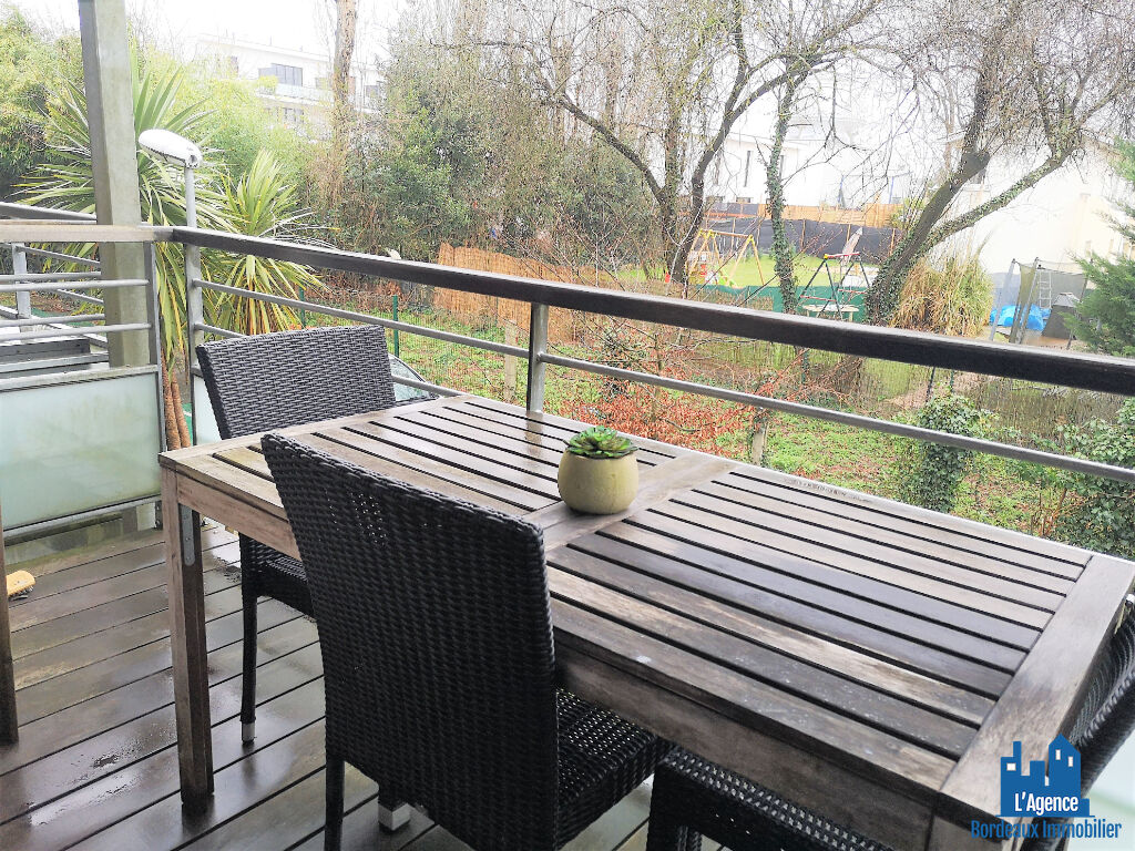 Photo VENDU PAR L'AGENCE !!! EYSINES GRAND LOUIS - APPARTEMENT T3 58 M² AVEC BALCON 6 M² ET 2 PLACES DE PARKING - MARTINE PASSICOS Tel:06.62.93.61.68. image 5/6