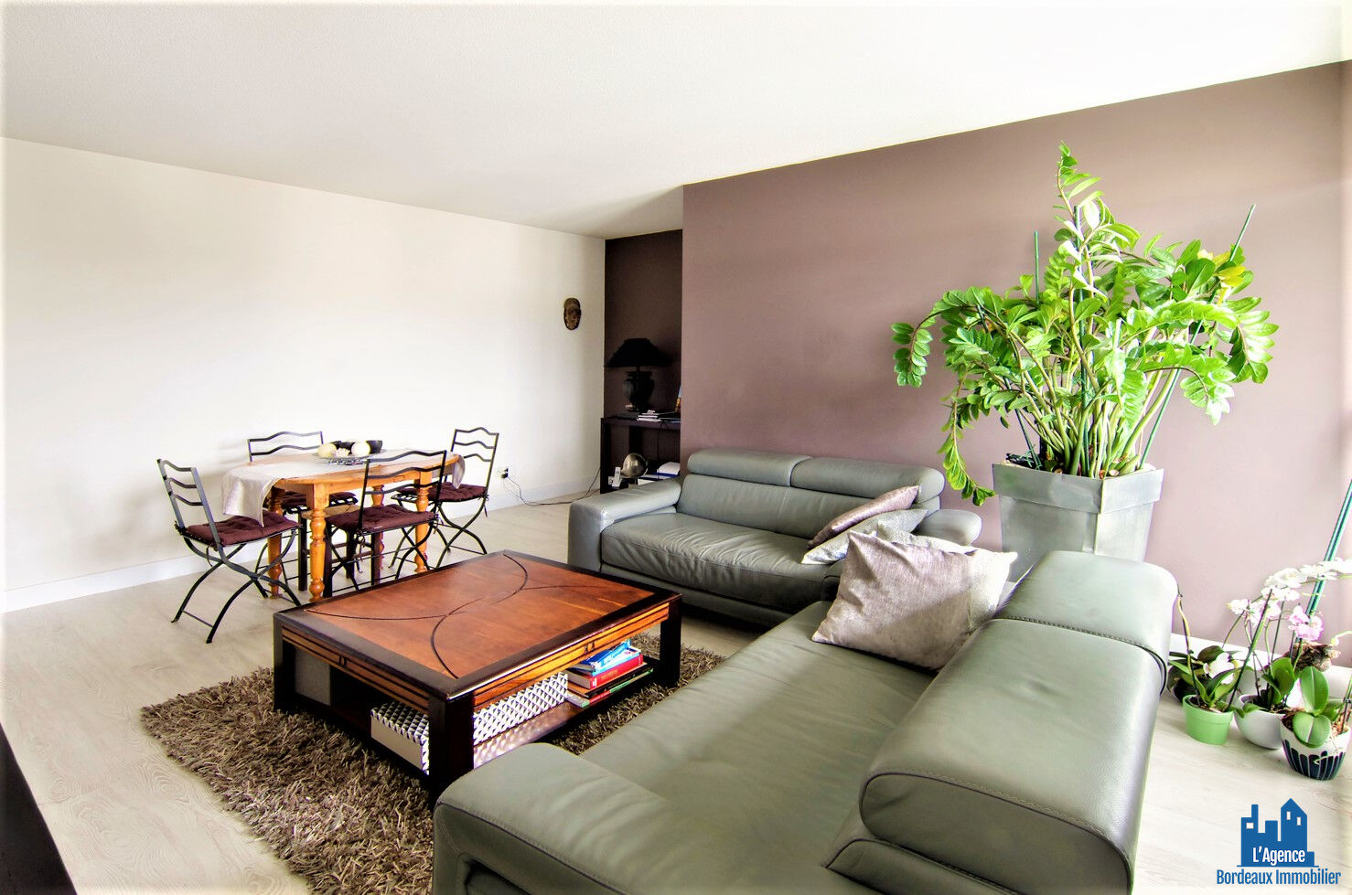 Photo VENDU PAR L'AGENCE !!! EXCLUSIVITÉ !!! BORDEAUX - CHARTRONS RAVEZIES - APPARTEMENT T2 BIS DE 57 M² + PLACE DE PARKING. Michaël VIGIER Tel:06.70.29.94.95. image 3/6