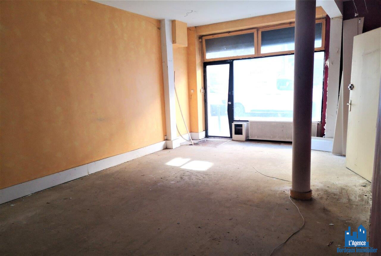 VENDU PAR L'AGENCE !!! BORDEAUX JARDIN PUBLIC - LOCAL DE 27M² A USAGE MIXTE: COMMERCIAL  ET/OU PROFESSIONNEL - MARTINE PASSICOS Tel:06.62.93.61.68.