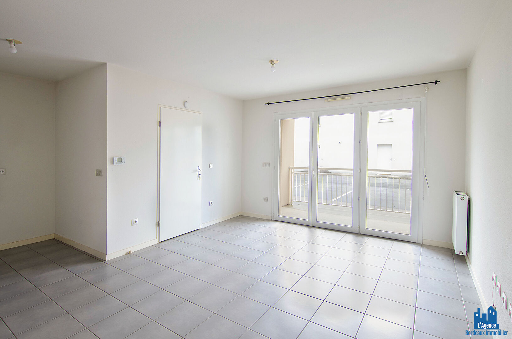 VENDU PAR L'AGENCE. EXCLUSIVITÉ ! VILLENAVE D'ORNON - APPARTEMENT TYPE 2 DE 42 M² AVEC BALCON + PLACE DE PARKING EN SOUS-SOL. Benoît TREMENT Tel:06.51.26.22.32.