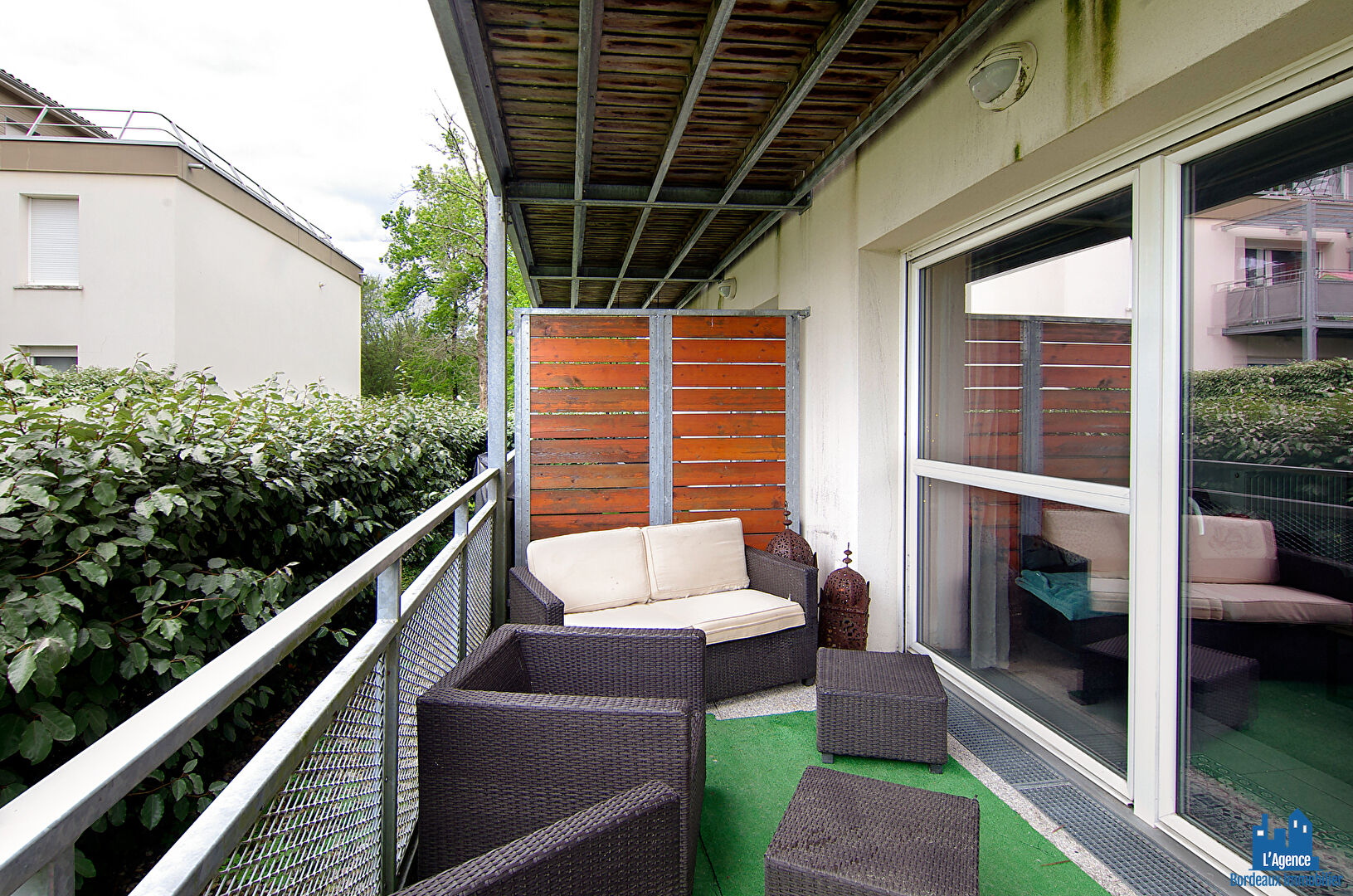 Photo VENDU PAR L'AGENCE. EXCLUSIVITÉ ! MÉRIGNAC - APPARTEMENT TYPE 2 DE 43 M² AVEC UNE TERRASSE DE 9M² + PLACE DE PARKING EN SOUS-SOL. Benoît TREMENT Tel:06.51.26.22.32. image 5/6