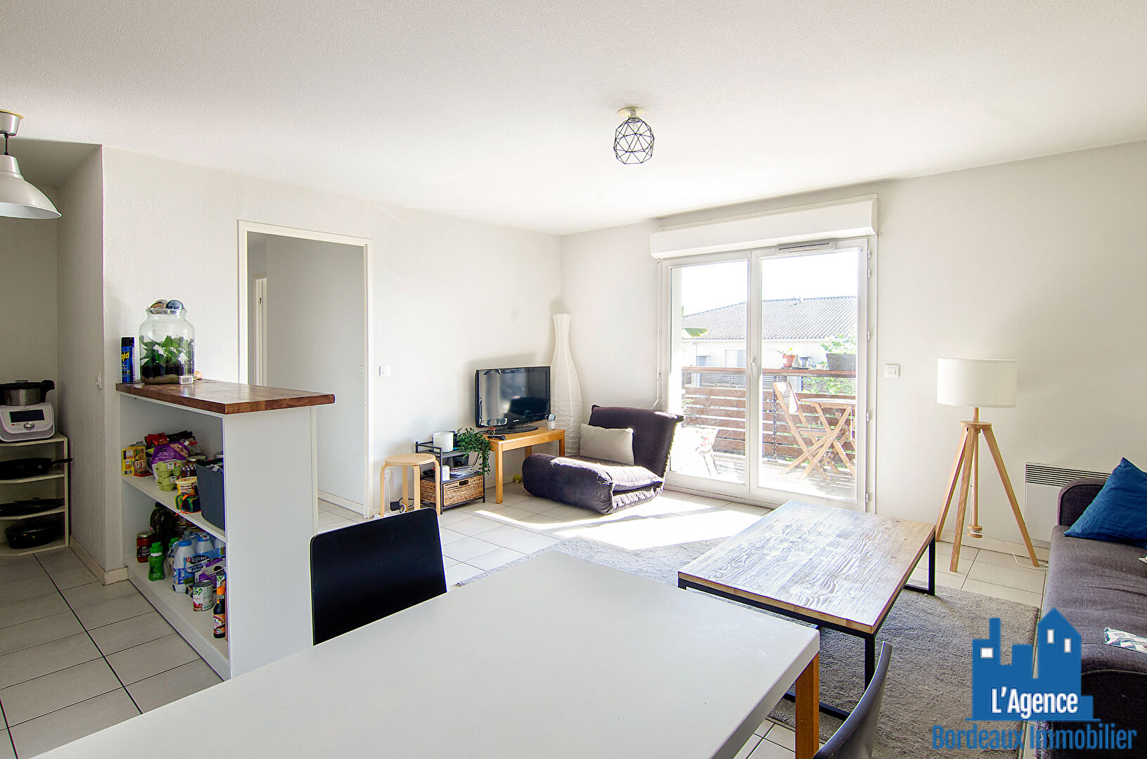 VENDU PAR L'AGENCE. EXCLUSIVITÉ ! BÈGLES. APPARTEMENT TYPE 3 DE 58 M² AVEC BALCON +  UNE PLACE DE PARKING. Benoît TREMENT 06 51 26 22 32