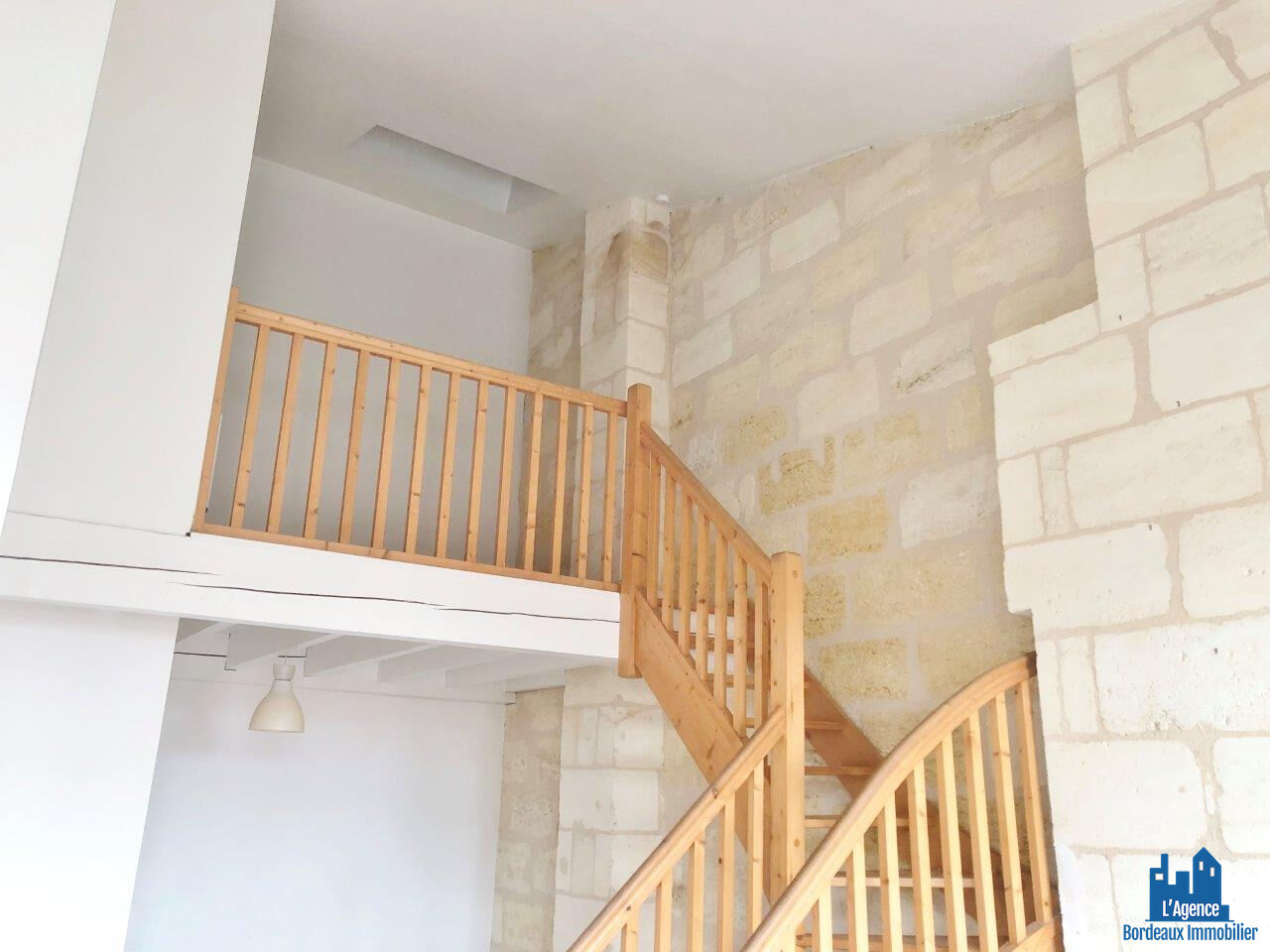 Photo VENDU PAR L'AGENCE. EXCLUSIVITÉ ! BORDEAUX BARRIÈRE DE BÈGLES - APPARTEMENT T2 DUPLEX LIBRE ! Benoît TREMENT Tel:06.51.26.22.32. image 2/6