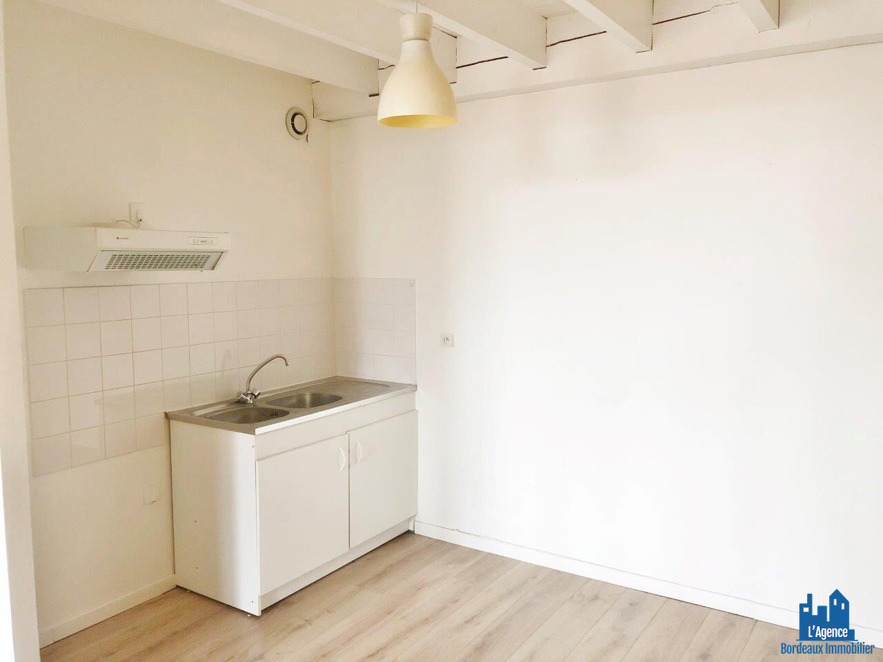 Photo VENDU PAR L'AGENCE. EXCLUSIVITÉ ! BORDEAUX BARRIÈRE DE BÈGLES - APPARTEMENT T2 DUPLEX LIBRE ! Benoît TREMENT Tel:06.51.26.22.32. image 4/6