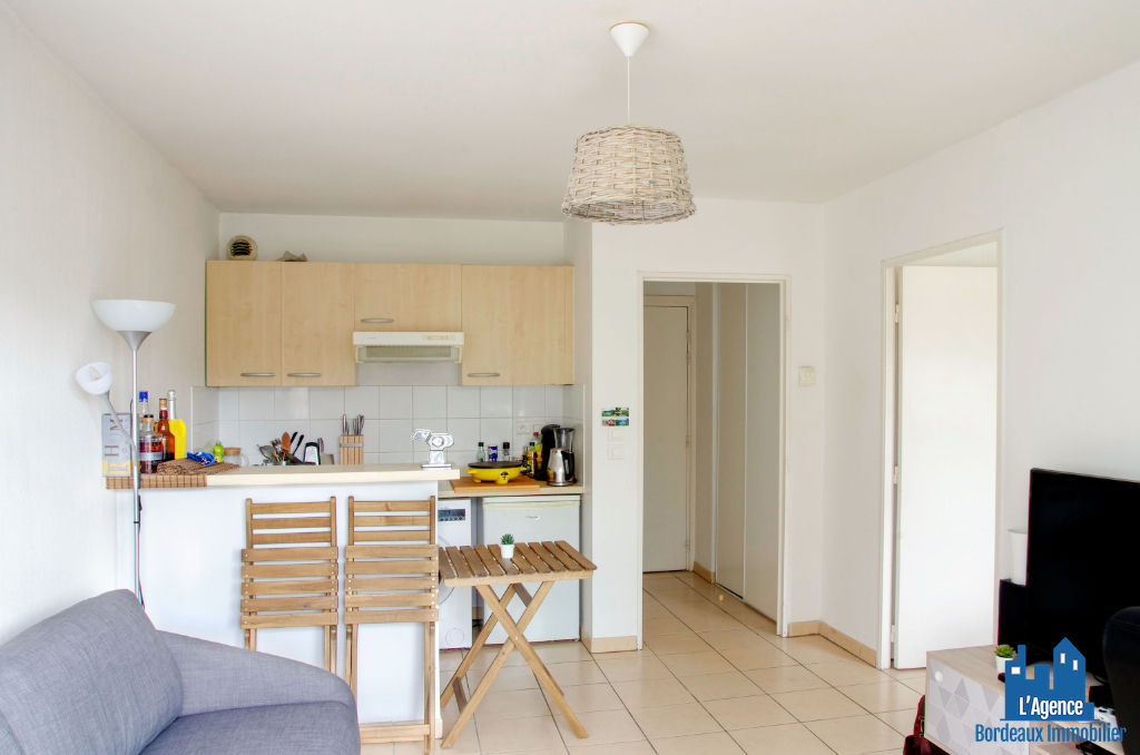 VENDU PAR L'AGENCE. EXCLUSIVITÉ ! MÉRIGNAC - APPARTEMENT TYPE 2 DE 34 M² AVEC BALCON +  DEUX PLACES DE PARKING. Benoît TREMENT 06.51.26.22.32.