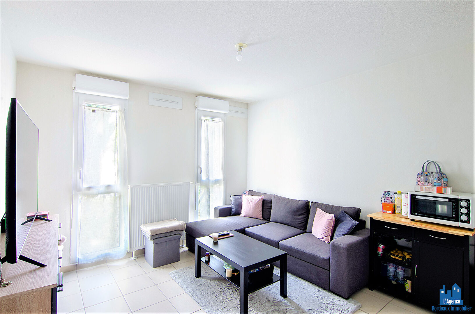 VENDU PAR L'AGENCE !!!  SPECIAL INVESTISSEUR - CENON - APPARTEMENT TYPE 1 DE 21 m² + PLACE DE PARKING. Michaël VIGIER Tel:06.70.29.94.95.