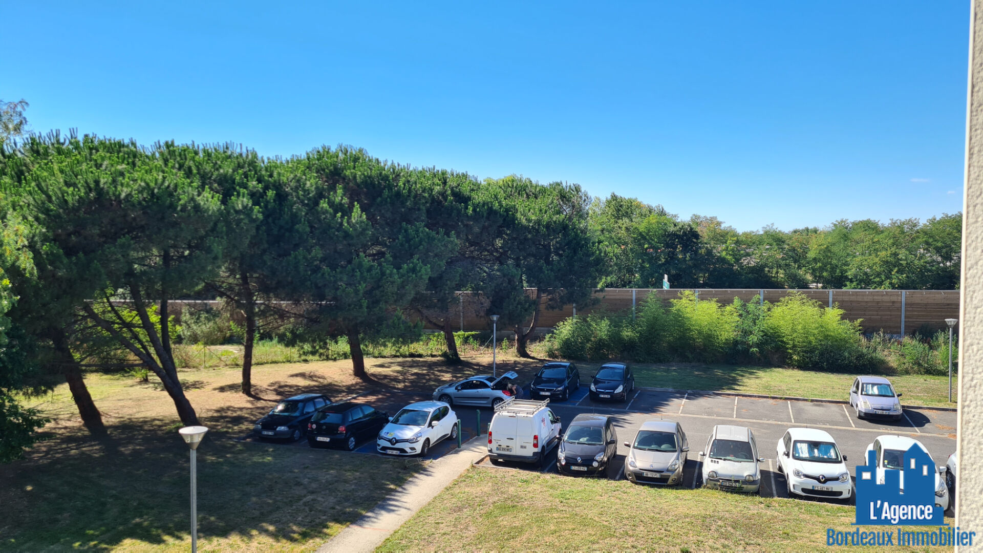 COMPROMIS SIGNE !! EYSINES - GRAND LOUIS - APPARTEMENT TYPE 2 - DERNIER ETAGE- EXPO SUD - PARKING ! ACTUELLLEMENT LOUE ! Sébastien Baudot 06.18.05.04.02.