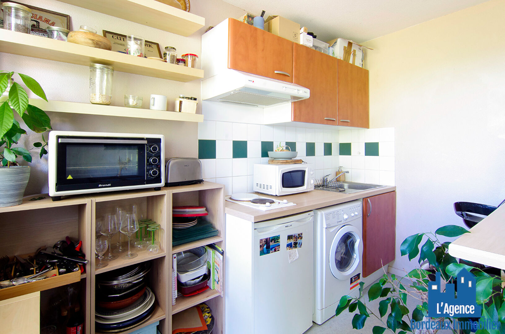 Photo VENDU PAR L AGENCE ! EXCLUSIVITE !! BEGLES - PROCHE GARE - APPARTEMENT T2 - TERRASSE 9 M² - PARKING - ACTUELLEMENT LOUE!! Sébastien BAUDOT 06.18.05.04.02. image 4/6