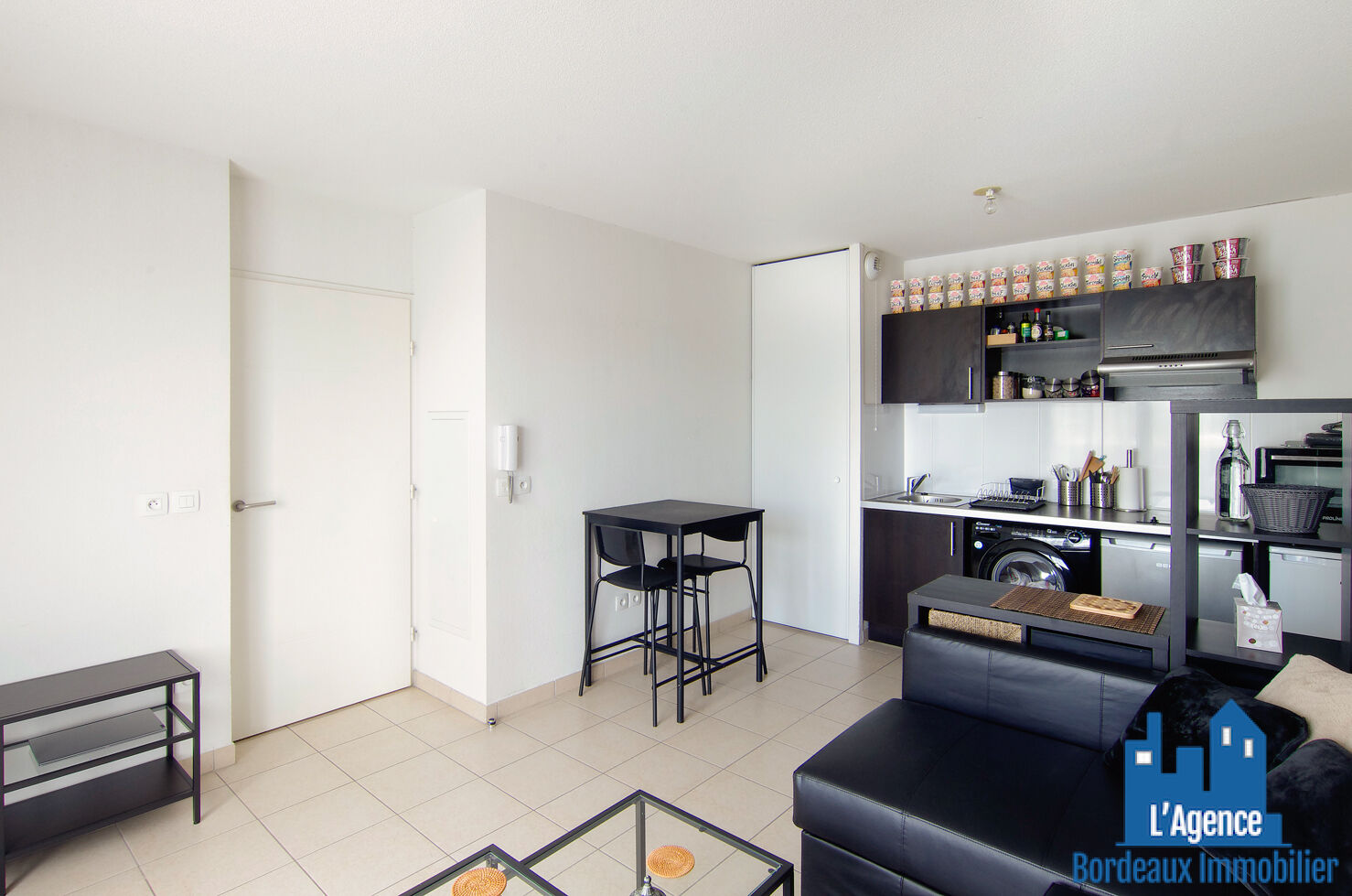 Photo VENDU PAR L'AGENCE !!! EXCLUSIVITÉ !!!  SPECIAL INVESTISSEUR - CENON - APPARTEMENT TYPE 2 DE 38 m². VENDU LOUÉ !!! Michaël VIGIER 06 70 29 94 95 image 3/6