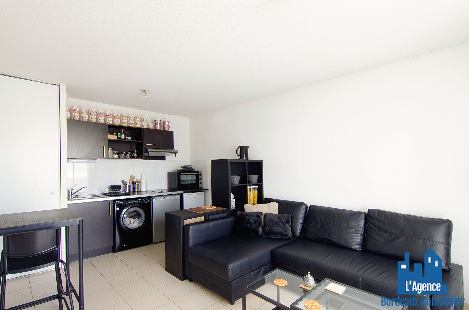 Photo VENDU PAR L'AGENCE !!! EXCLUSIVITÉ !!!  SPECIAL INVESTISSEUR - CENON - APPARTEMENT TYPE 2 DE 38 m². VENDU LOUÉ !!! Michaël VIGIER 06 70 29 94 95 image 4/6