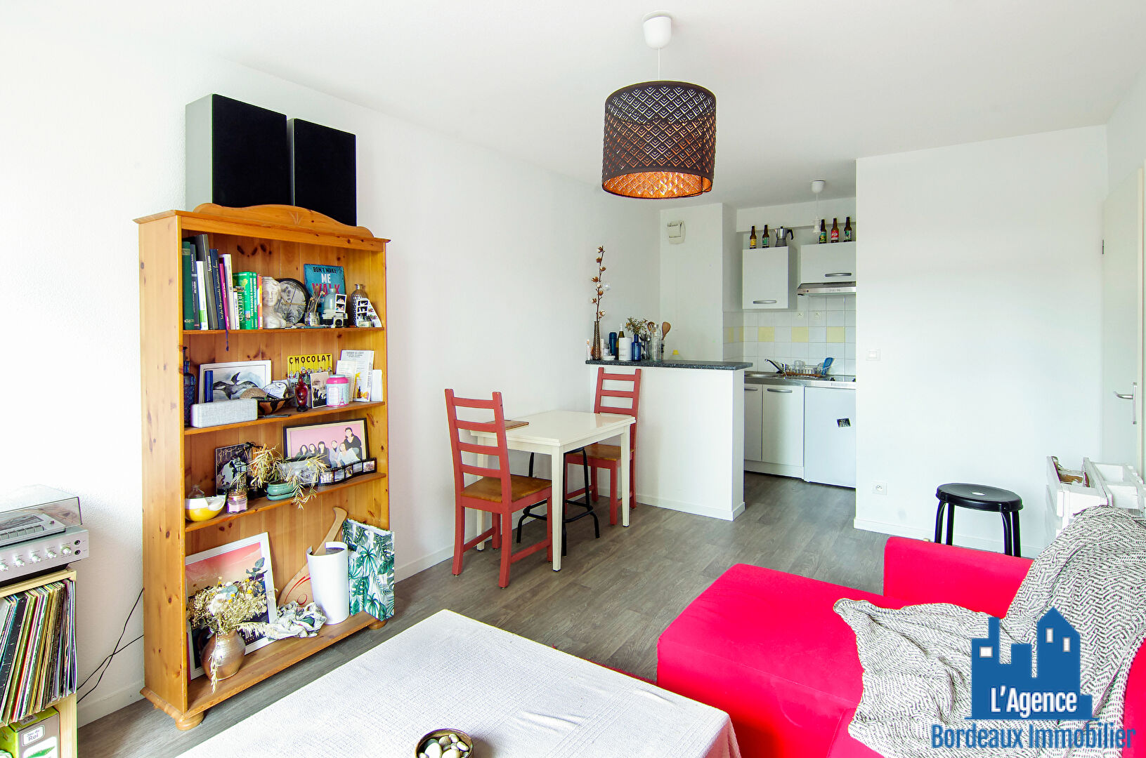 Photo VENDU PAR L'AGENCE. EXCLUSIVITÉ ! SPÉCIAL INVESTISSEUR - BÈGLES - APPARTEMENT TYPE 2 DE 36 M² AVEC  JARDINET + PLACE DE PARKING. Benoît TREMENT 06 51 26 22 32 image 2/5