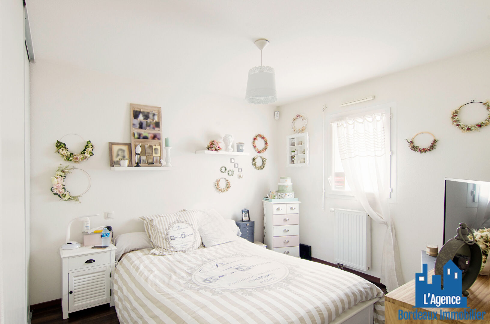 Photo VENDU PAR L'AGENCE. EXCLUSIVITÉ ! SPÉCIAL INVESTISSEUR - VILLENAVE D'ORNON - APPARTEMENT TYPE 2 DE 40 M² AVEC BALCON + PLACE DE PARKING EN SOUS-SOL. Benoît TREMENT 06 51 26 22 32 image 3/5